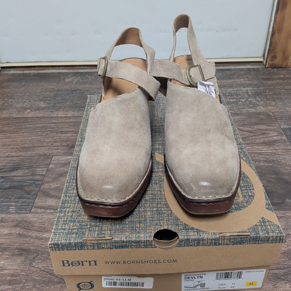 Size 11 (M) BORN Devlyn Taupe Distressed Sandals Suede Upper Leather Platform